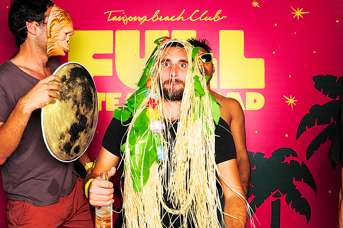 Singapore Photo Booth Full Steam Ahead Tanjong Beach Club Gif It To Me Dance Dance Dance Beach Party
